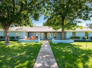 904 Davis St, Taylor, TX 76574