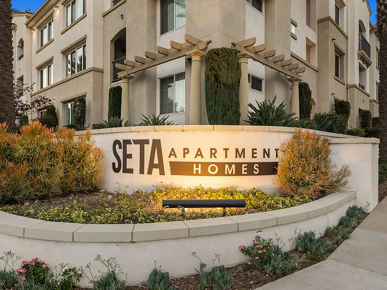 SETA — Photo 35