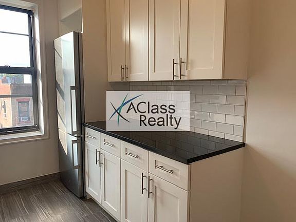 4th image of 3279 44th St APT 4B