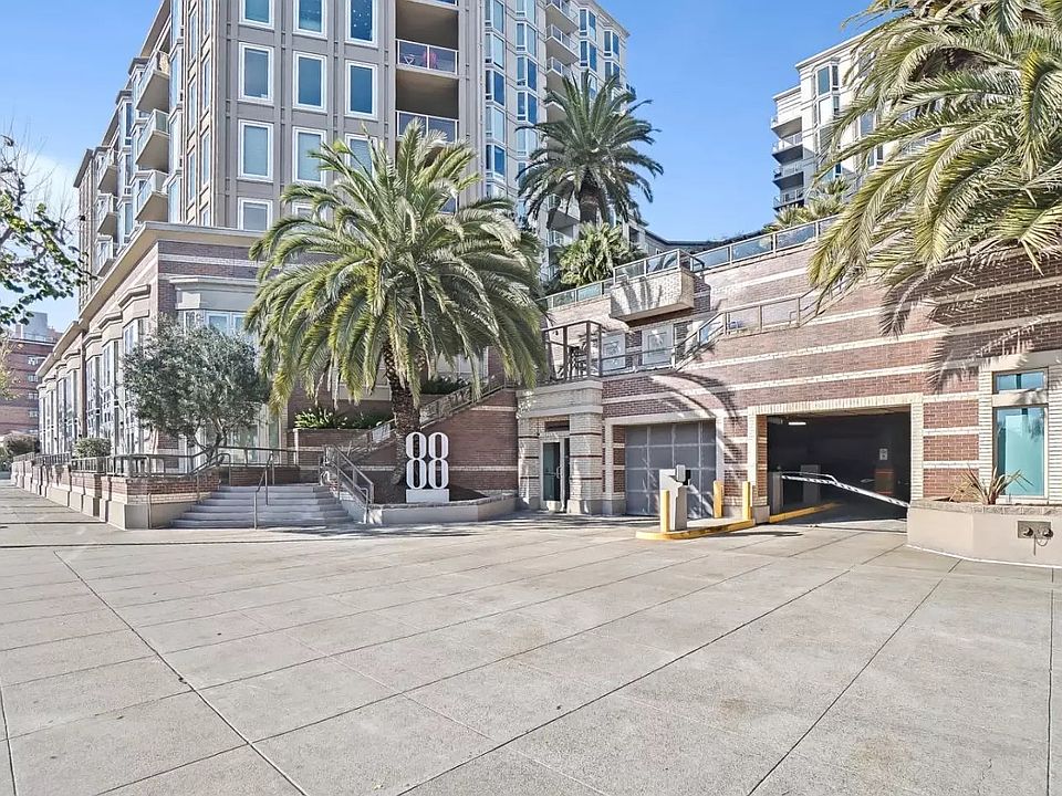 1st image of 88 King St Unit 615