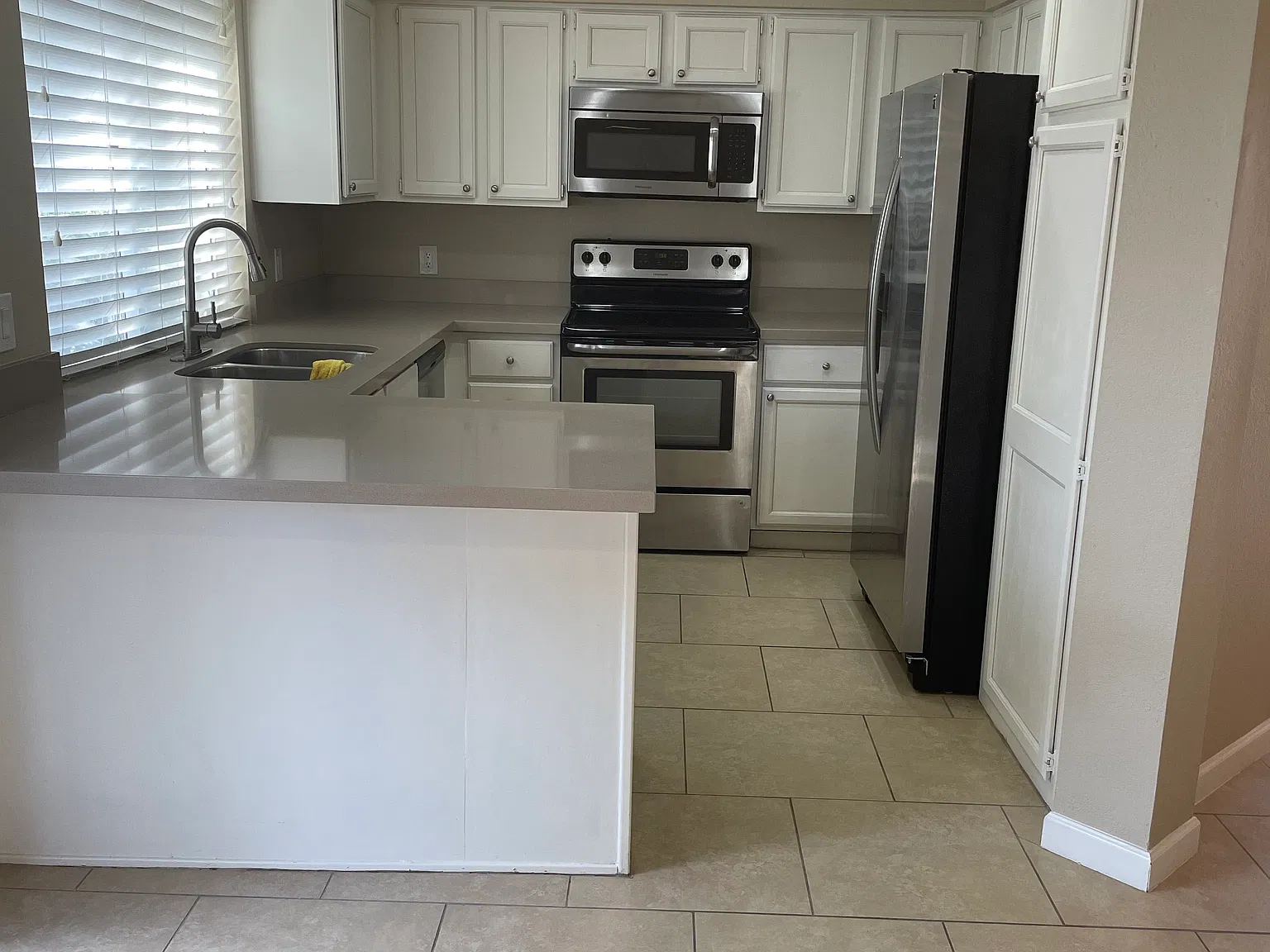 3 bed, 1383 sqft, $2,100 — Photo 4