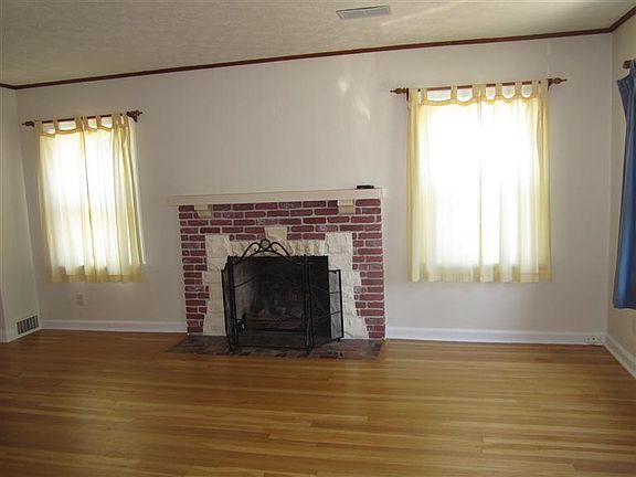 2nd image of 2829 Winburn Ave