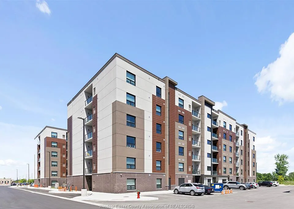 728 Brownstone Dr #407