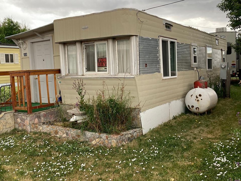 2nd image of 209 Bay Ave