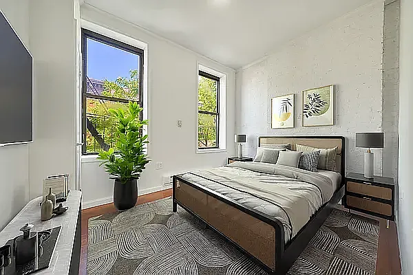 201 E 2nd St #3B — Photo 3