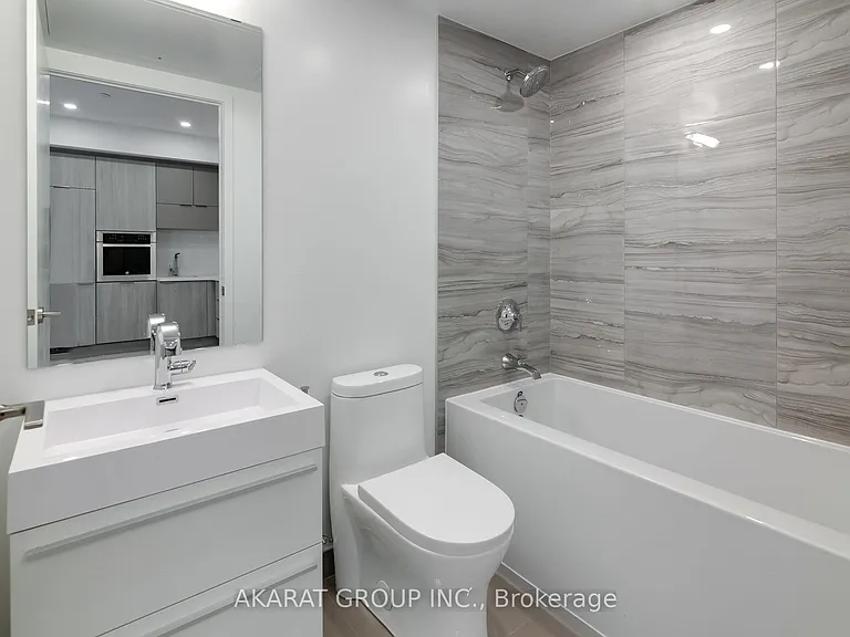 39 Roehampton Ave #2407 — Photo 22