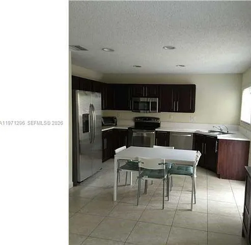 10863 NW 53rd Ln — Photo 2