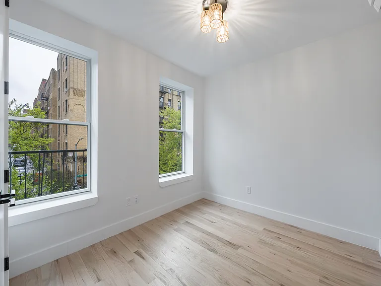 376 Montgomery St #1A — Photo 6