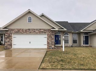 1701 B Timber Wolf Ln, Mahomet, IL 61853
