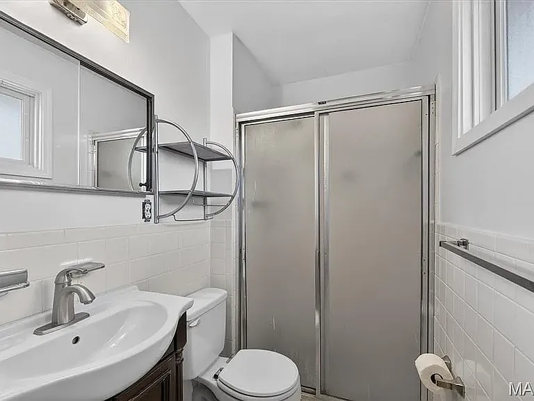 2250 Loveland Dr — Photo 8