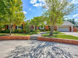 1612 Norwood Pl, Nichols Hills, OK 73120