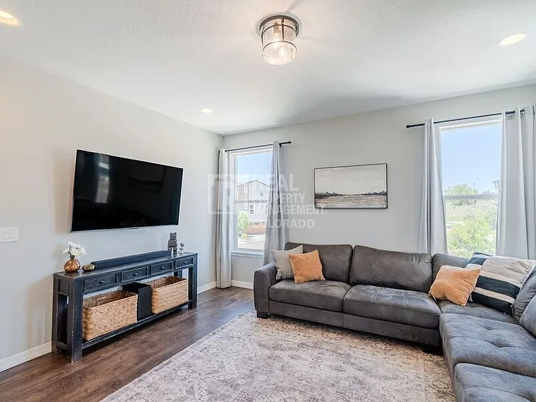 4121 Tree Creek Trl — Photo 2