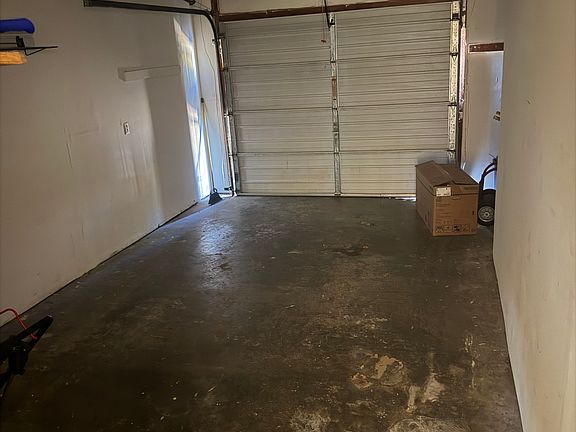 3rd image of 529 Mockingbird St Unit B