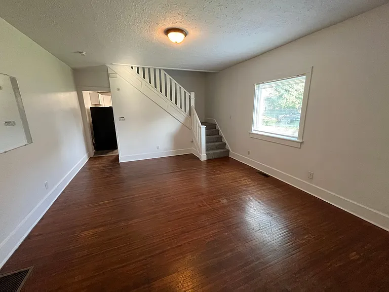 2943 N Park Ave — Photo 5