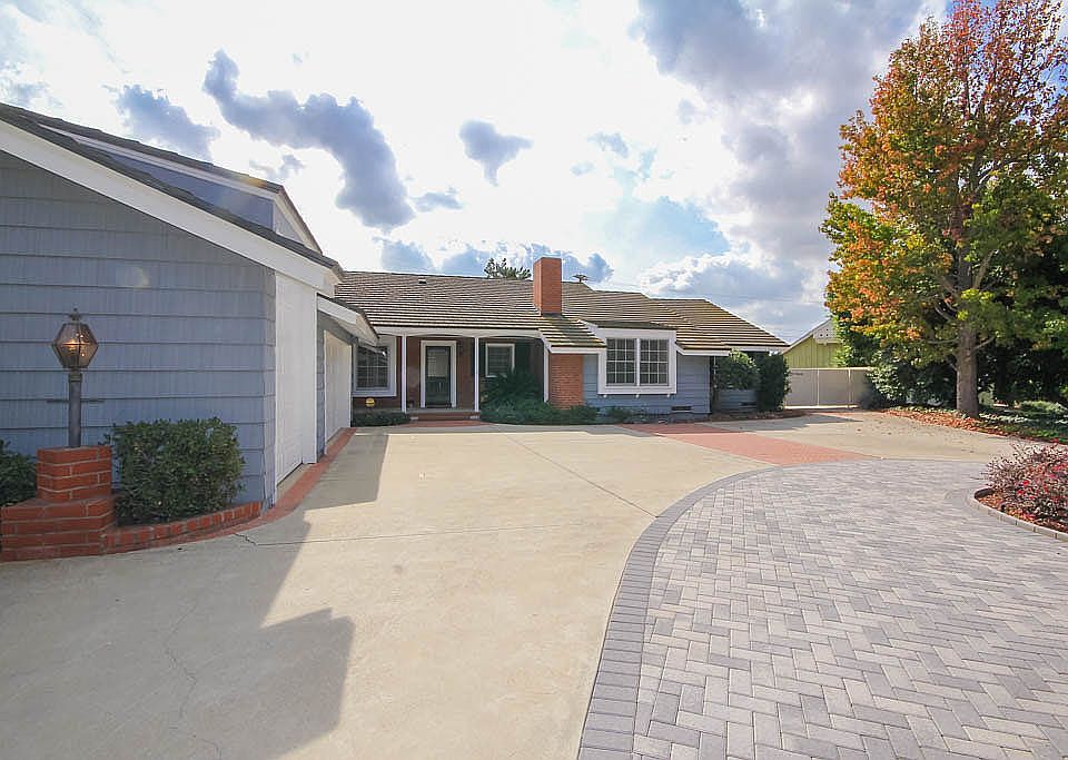 1st image of 9606 La Serna Dr