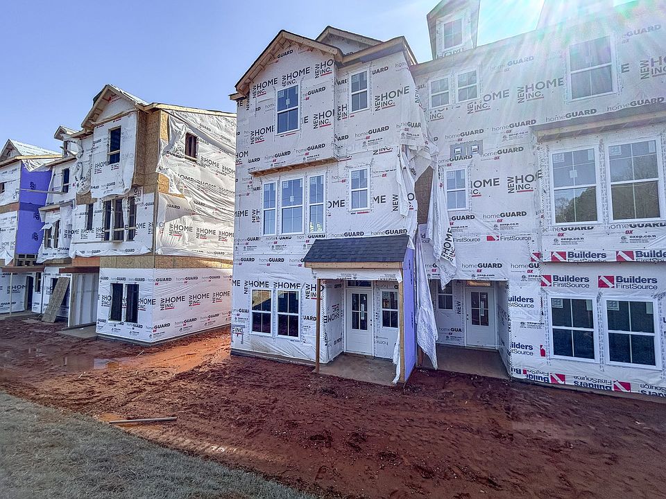 1st image of 211 Pond View Ct