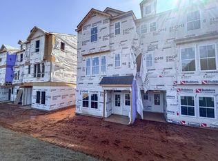211 Pond View Ct, Fuquay Varina, NC 27526