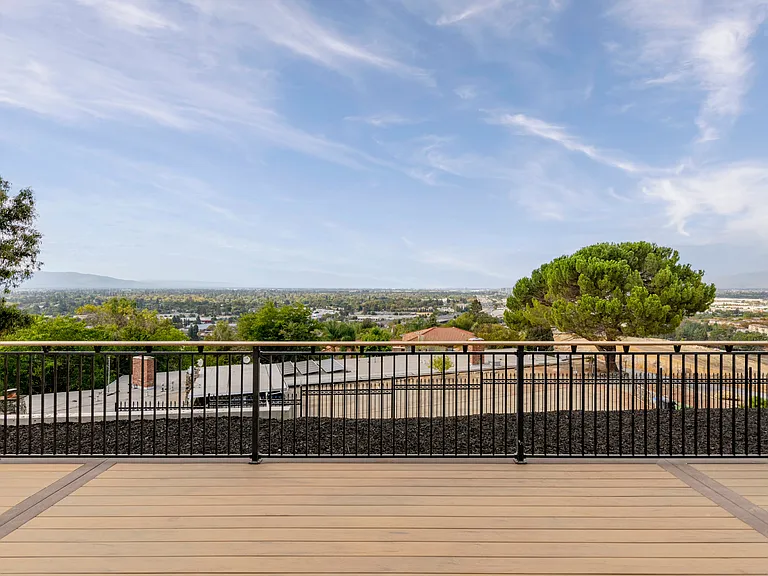 2661 Carol Dr — Photo 29