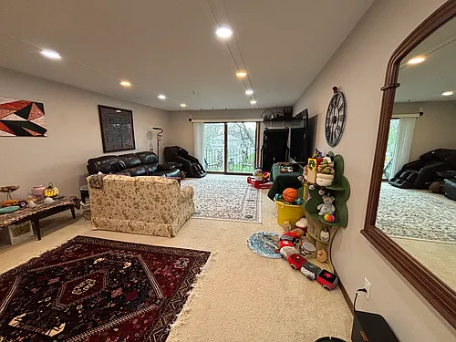 7530 N Port Washington Rd #203 Photo 1