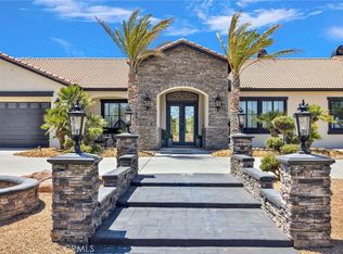 7560 Royal View Ln, Oak Hills, CA 92344
