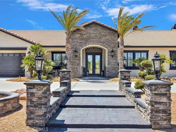 7560 Royal View Ln, Oak Hills, CA 92344