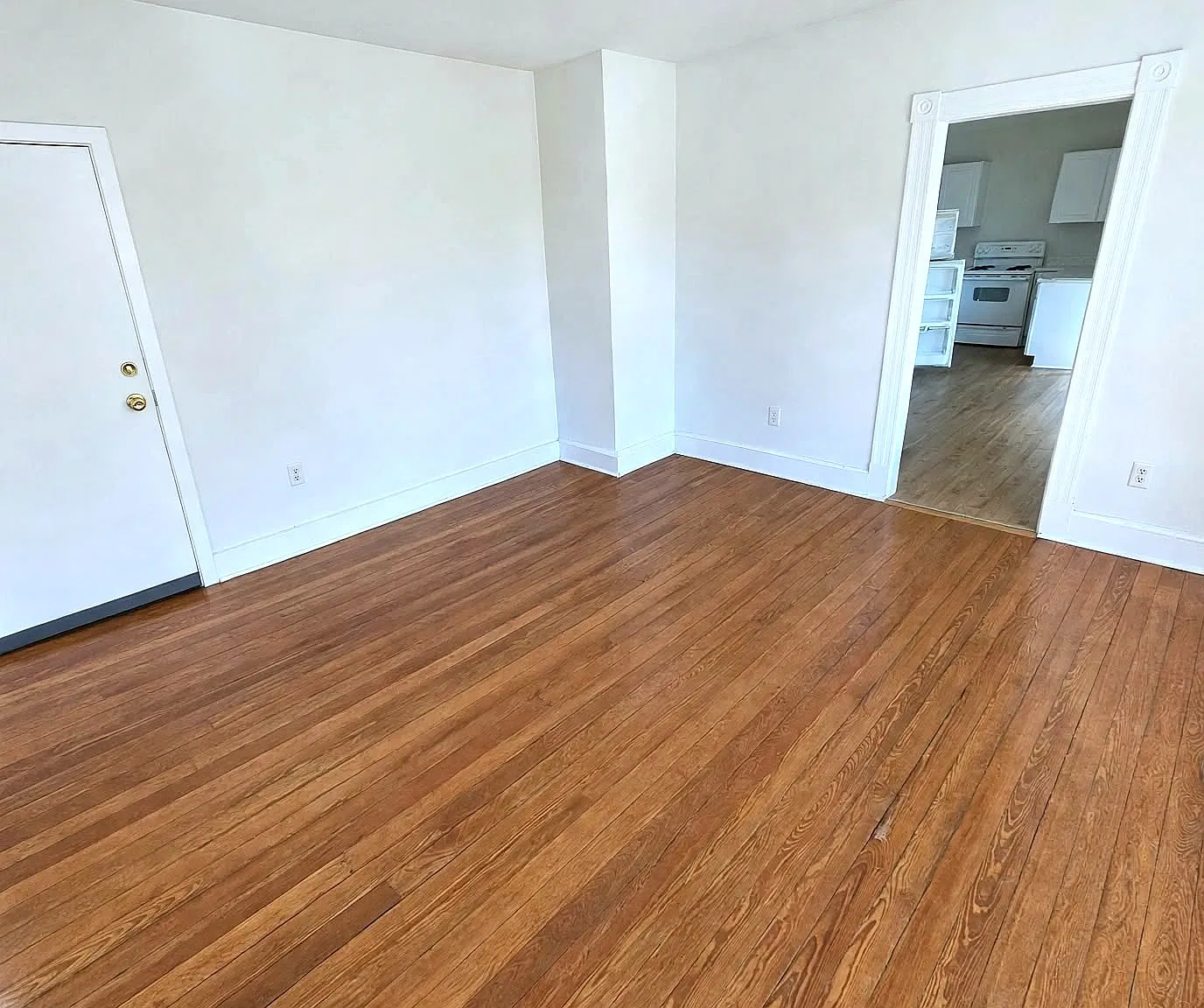 3 bed, $1,600 — Photo 4