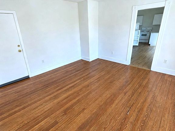 4th image of 503 Baldwin St #T