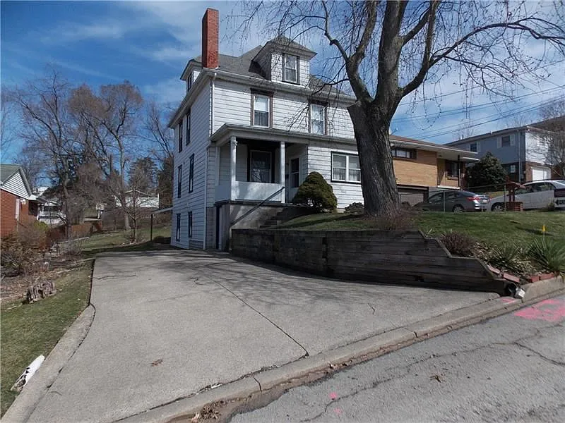 560 Shirls Ave photo 1