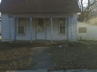 317 W 15th Ave, Winfield, KS 67156