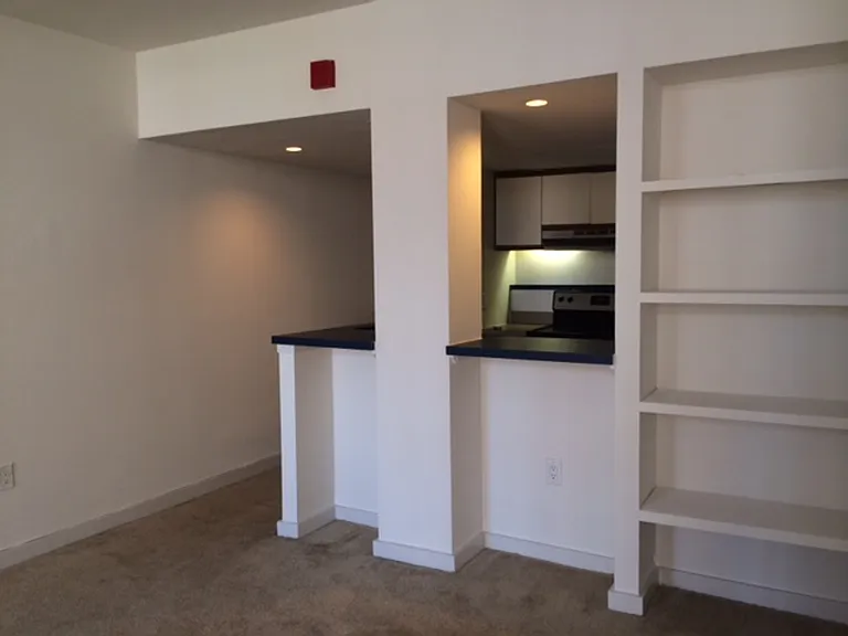 24-30 S Bank St #201 — Photo 4