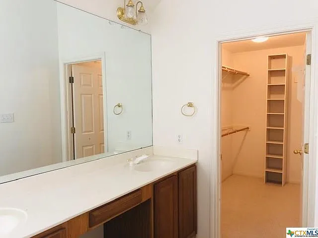 1700 Lancaster St — Photo 16