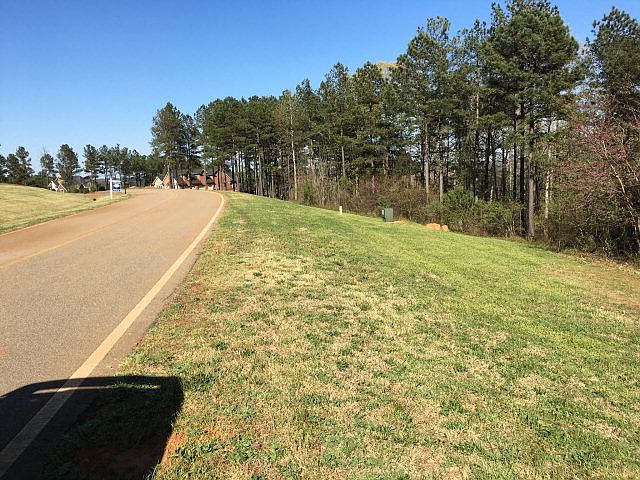 2nd image of 107 Forest Pl
