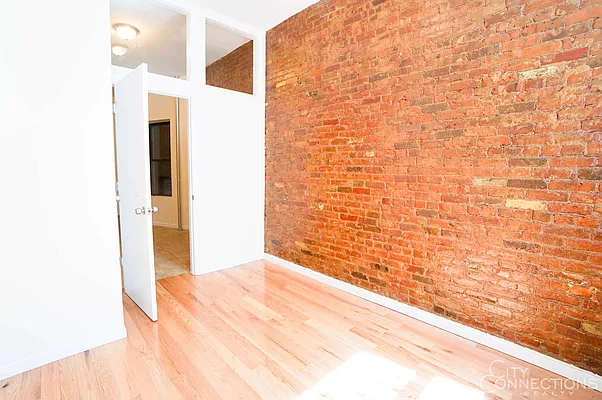 Rented by City Connections Realty | media 17