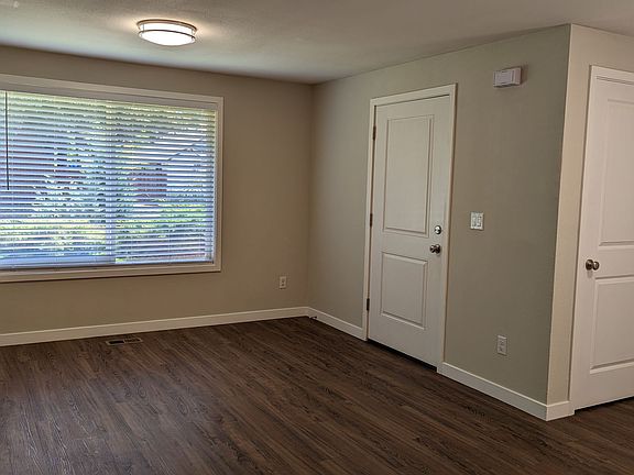3rd image of 3112 Grand Blvd #3112