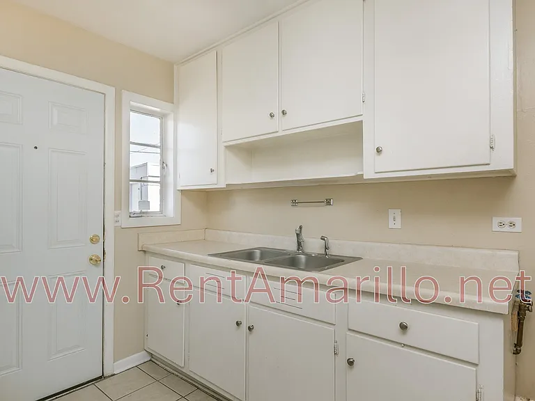 2716 Curtis Dr #B — Photo 6