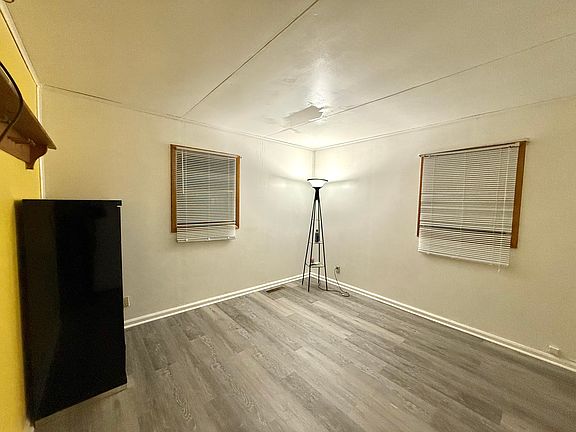 5th image of 246 Schilling St