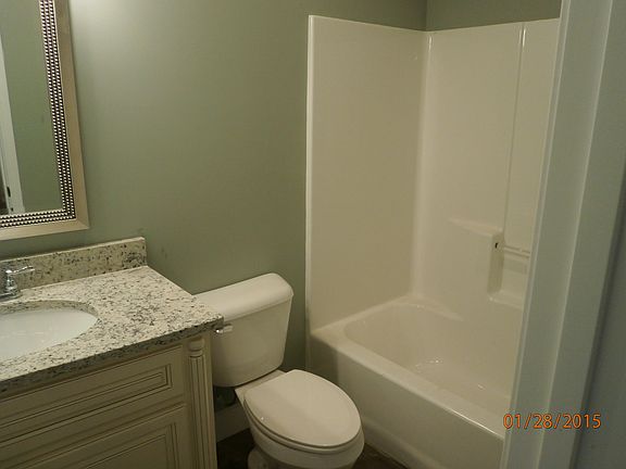 Stevens St Duplex bath 5_01282015