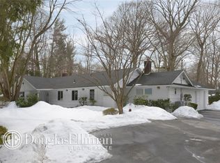 25 Woodland Dr, Port Washington, NY