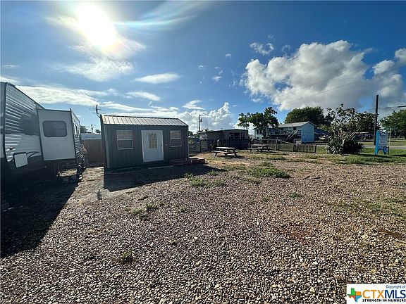 2nd image of 61 Bay Front Ln