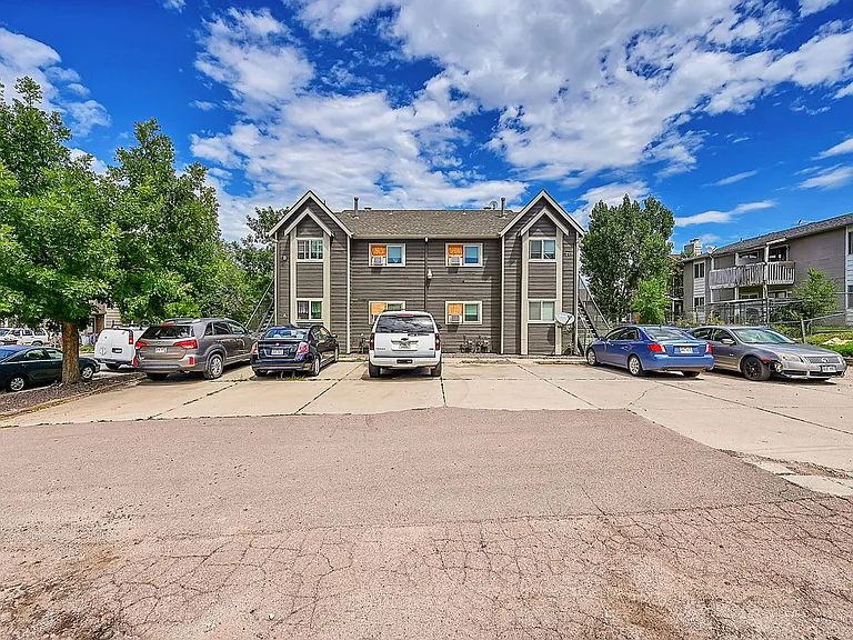 1051 Mazatlan Cir #D — Photo 33