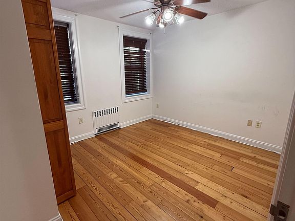 3rd image of 800 Bloomfield St #G
