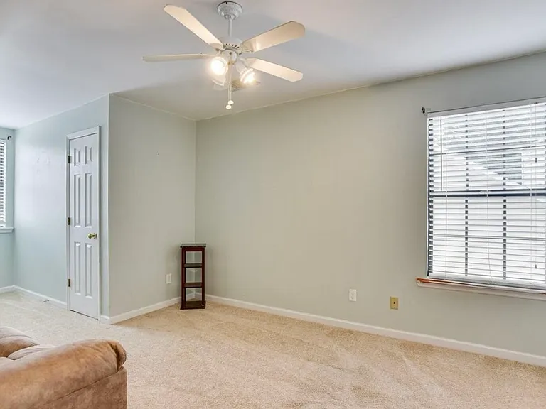 115 Hammond Place Cir #115 — Photo 16