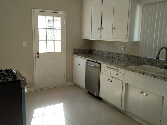 3rd image of 1318 S Berkley St