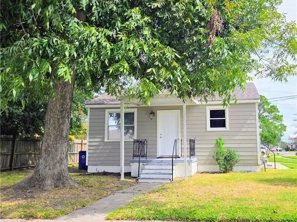 2501 Delille St, Chalmette, LA 70043