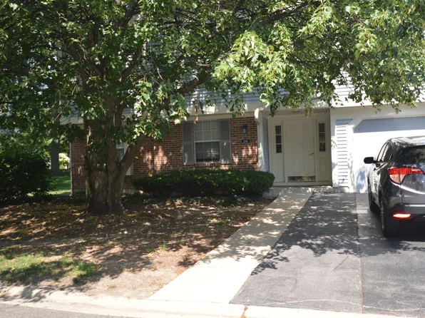 1267 Bradwell Ln APT E, Mundelein, IL 60060