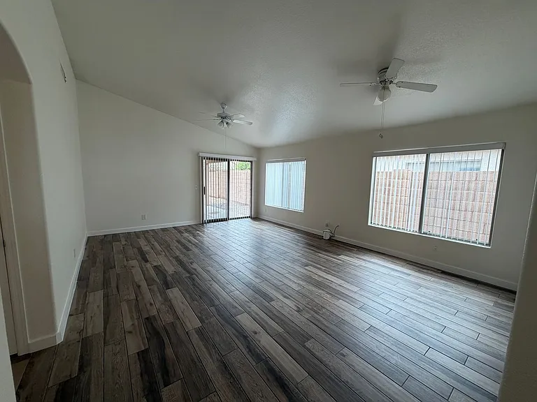 12710 W Ash St — Photo 5