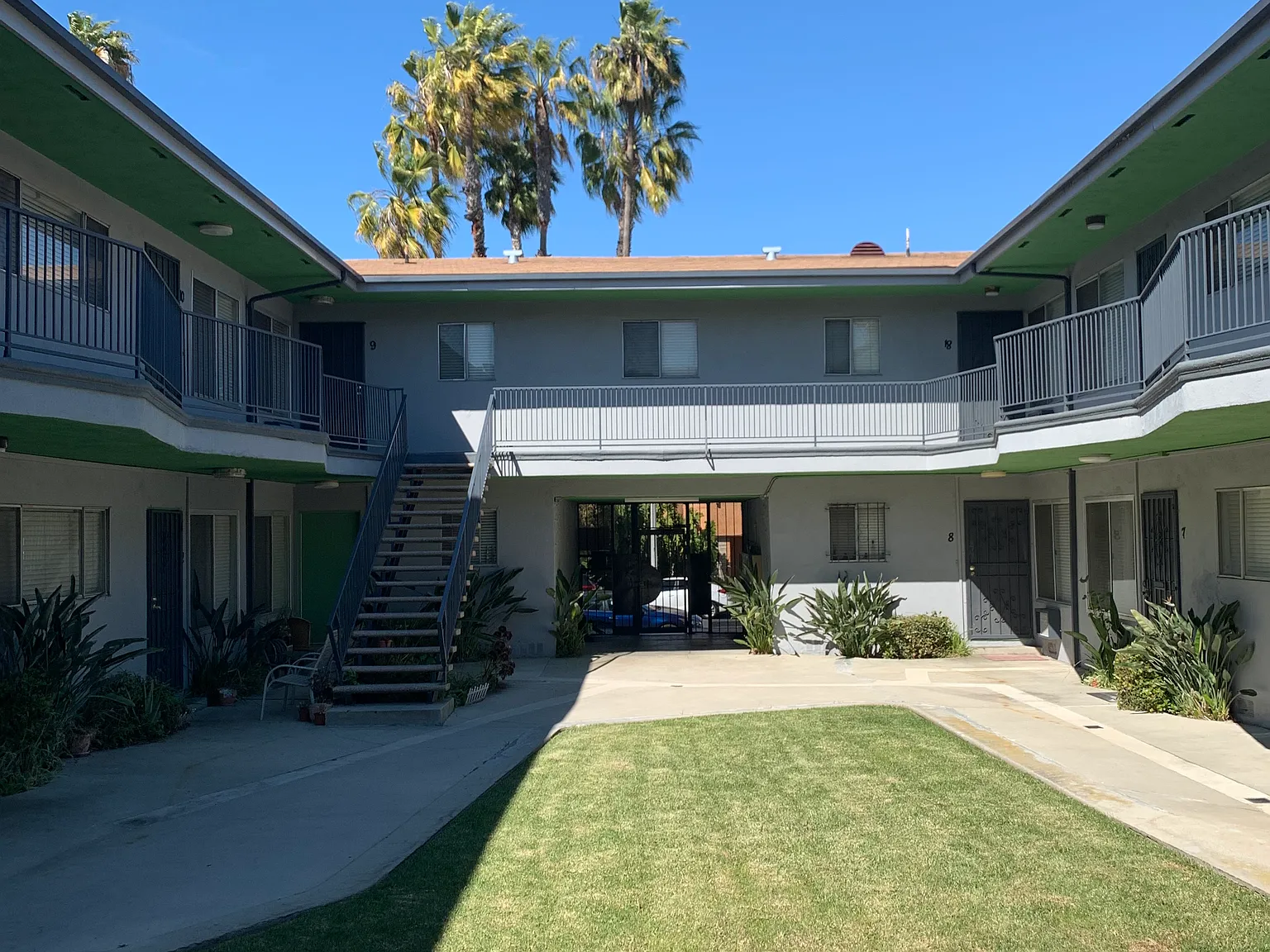 1 bed, $2,050 — Photo 2