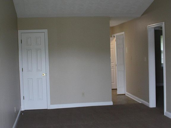 Living room/vaulted ceiling