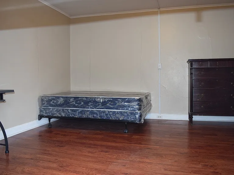 8 Edwards St — Photo 11