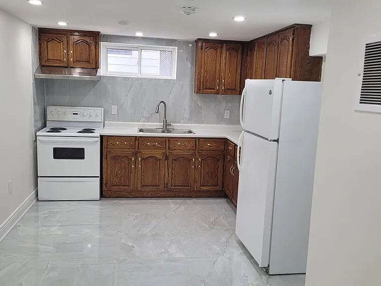 15 Nancy McCredie Dr #MAIN — Photo 3